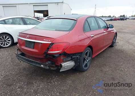 2018 Mercedes-Benz E 300 4Matic z USA, uszkodzony, nr VIN WDDZF4KBXJA358722